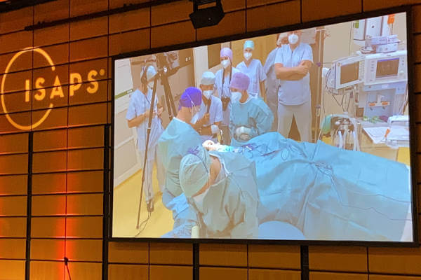 Dr. Aral - Live Surgery ISAPS Wien